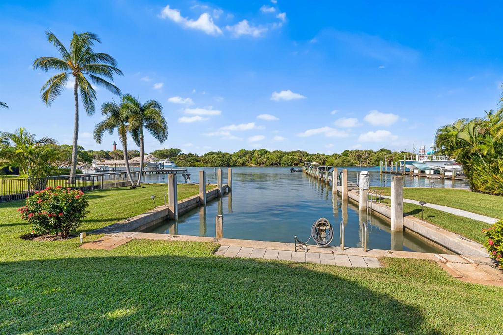 Photo of 107 Lighthouse Drive, Jupiter Inlet Colony, FL 33469 (MLS # R11139106)