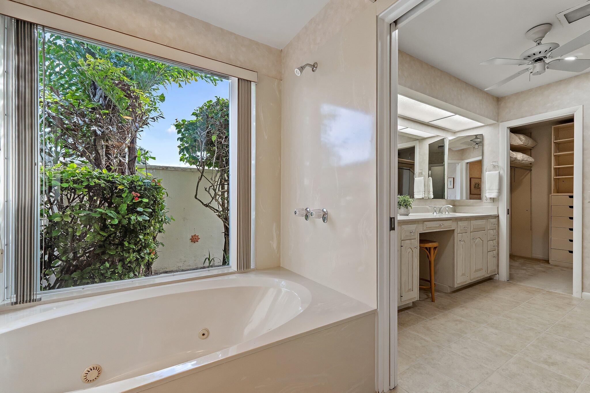 JUPITER INLET BEACH COLONY - Residential