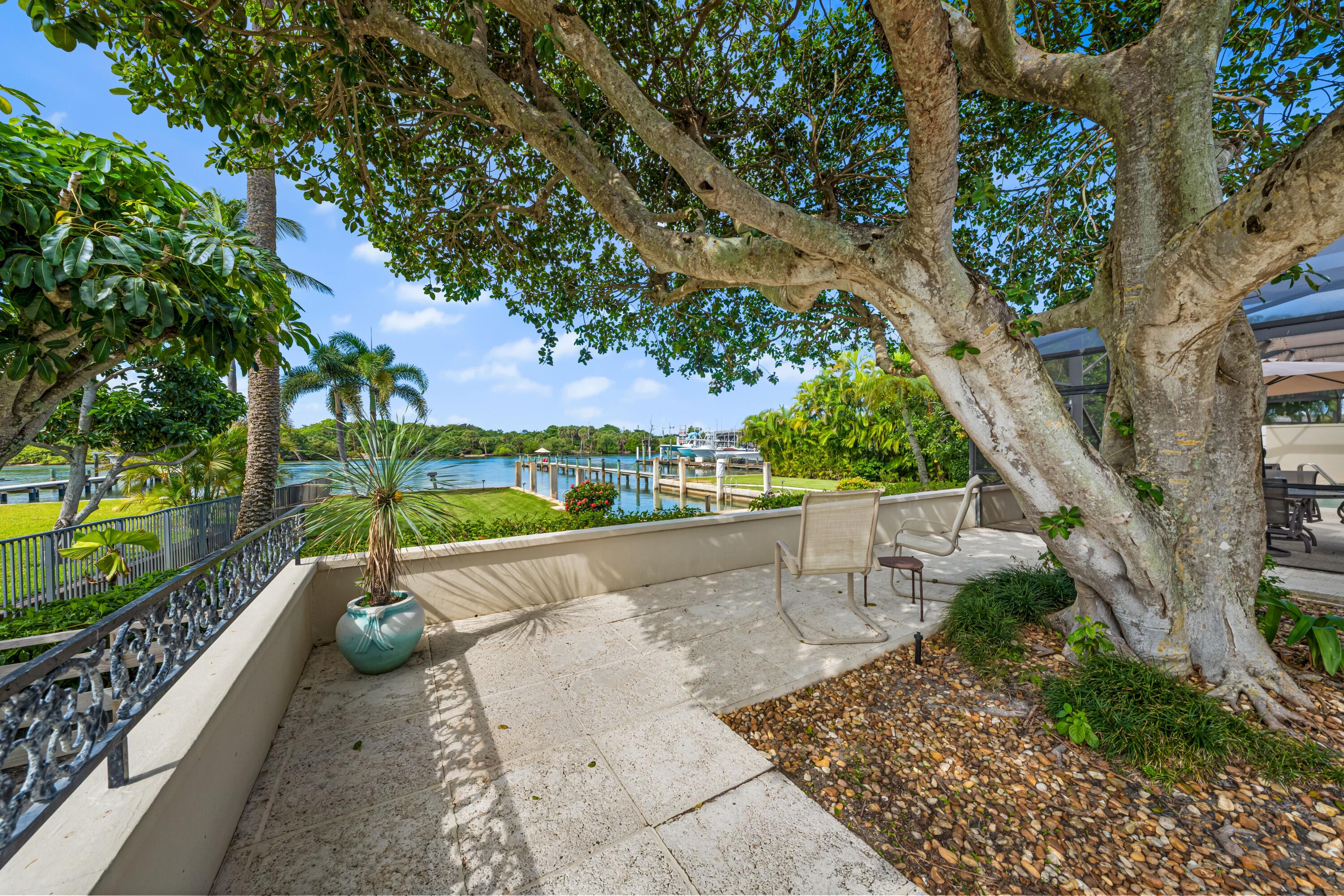 JUPITER INLET BEACH COLONY - Residential