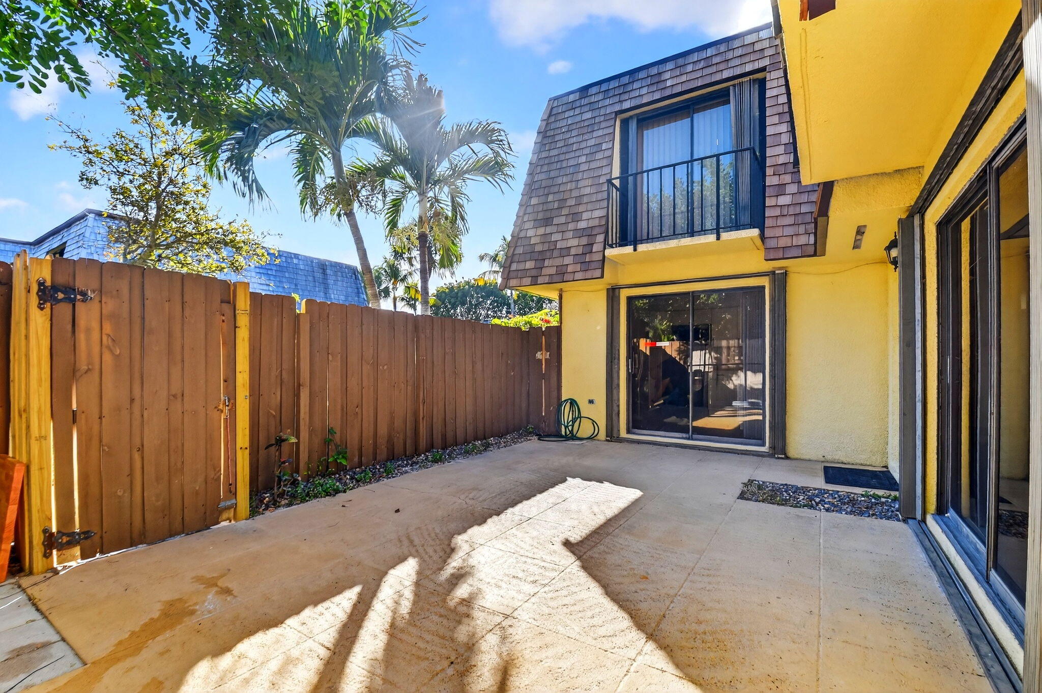 LAKEWOOD OF PALM SPRINGS - Residential Lease