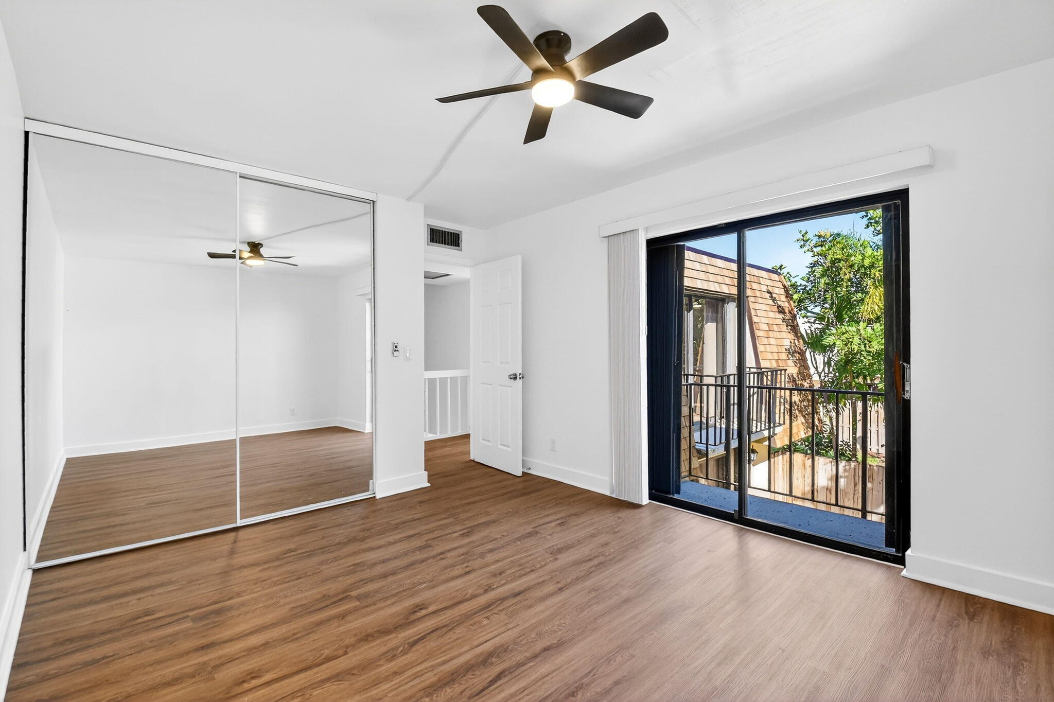 LAKEWOOD OF PALM SPRINGS - Residential Lease