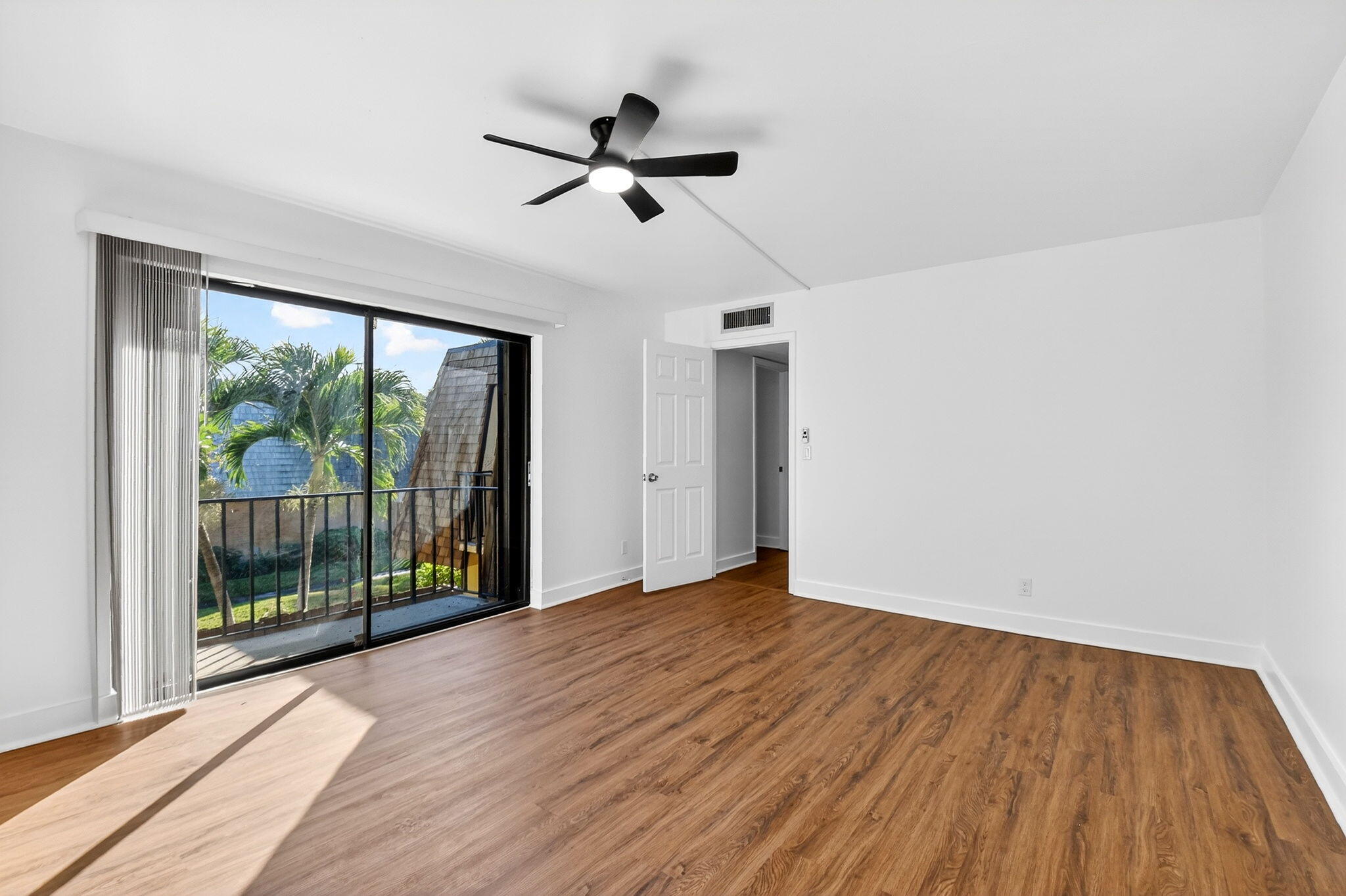 LAKEWOOD OF PALM SPRINGS - Residential Lease