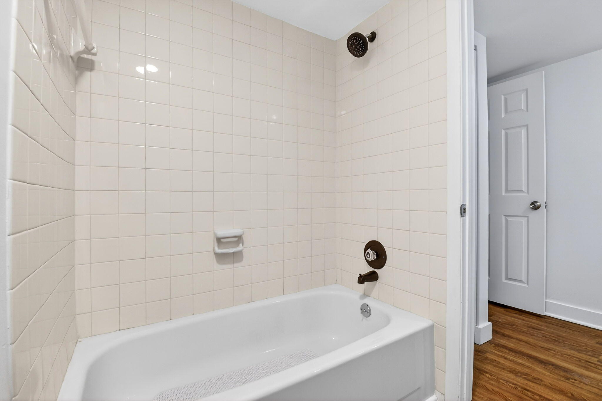 LAKEWOOD OF PALM SPRINGS - Residential Lease