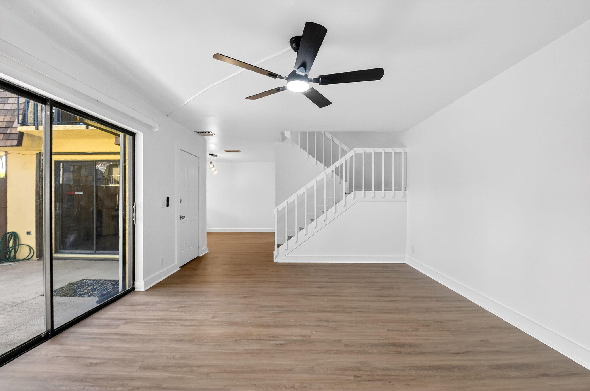 LAKEWOOD OF PALM SPRINGS - Residential Lease