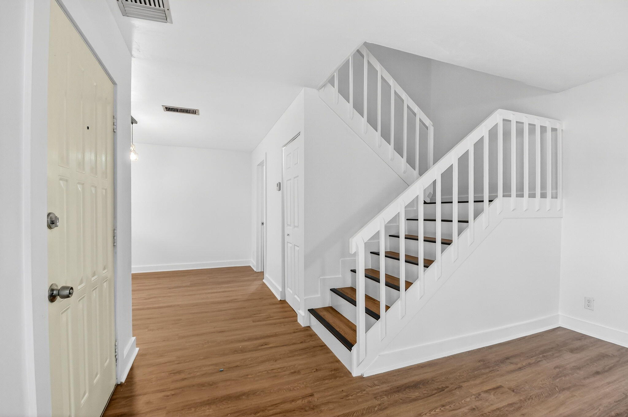 LAKEWOOD OF PALM SPRINGS - Residential Lease