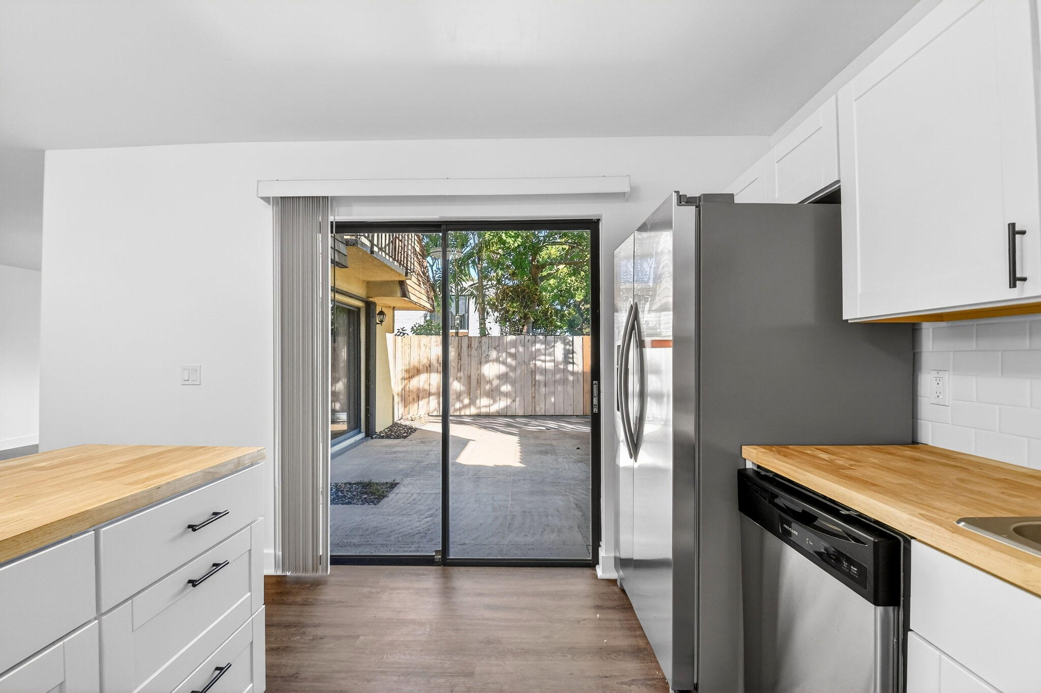 LAKEWOOD OF PALM SPRINGS - Residential Lease