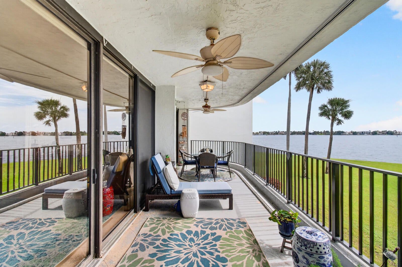 8200 LAKESHORE Drive 2010