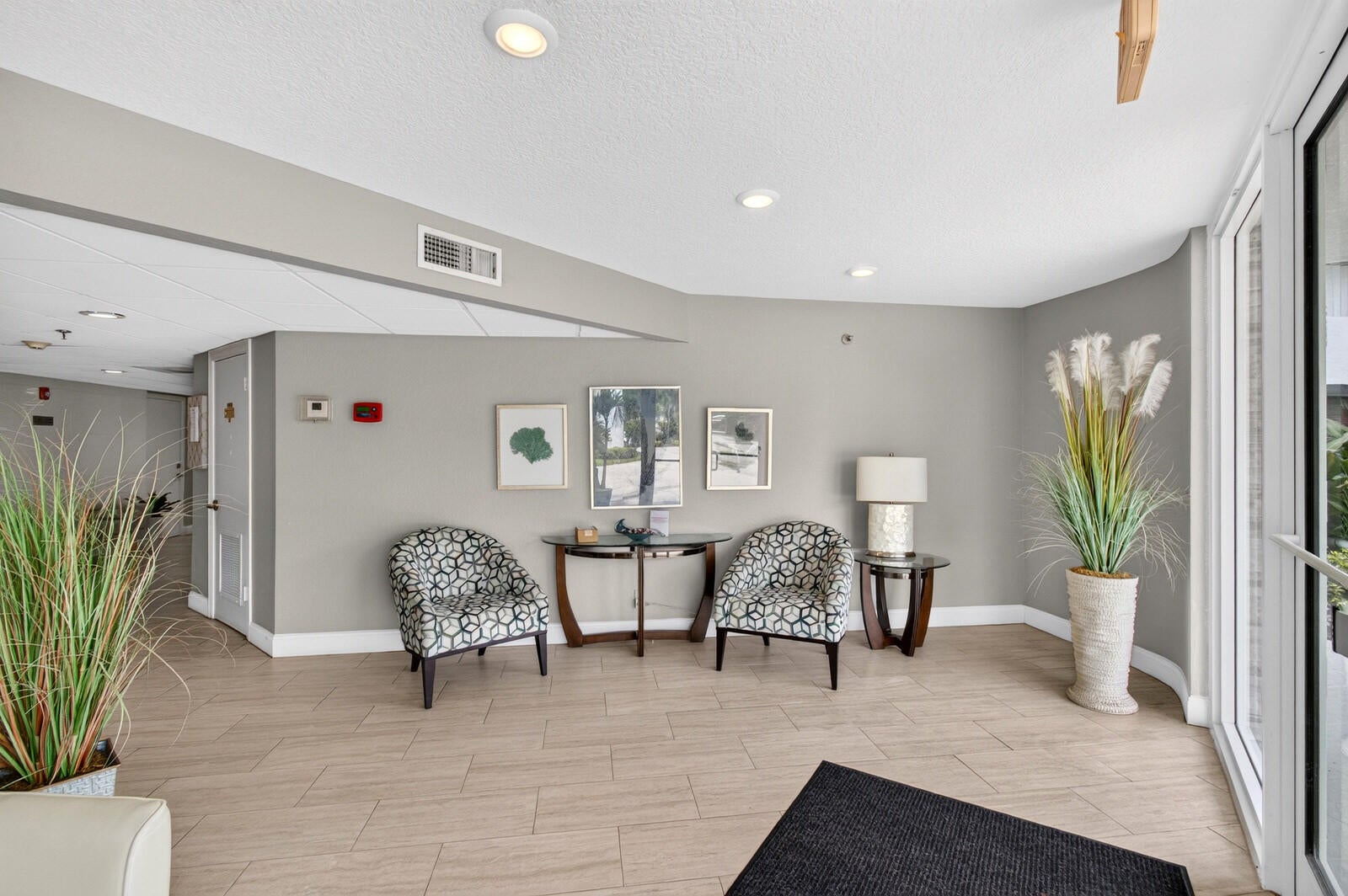 8200 LAKESHORE Drive 2010