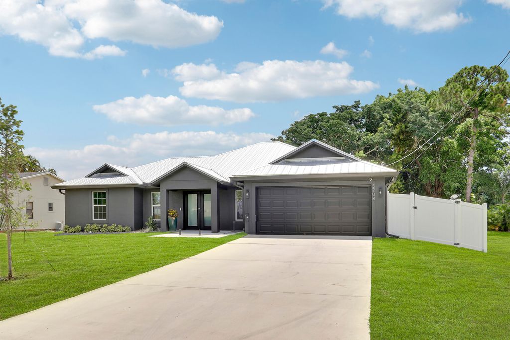 Photo of 5708 Tangelo Drive, Fort Pierce, FL 34982 (MLS # R11099694)