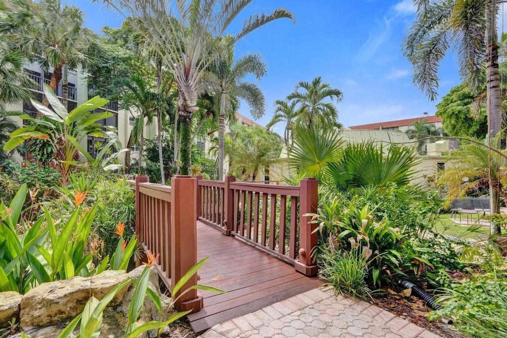 Photo of 5300 NE 24th Terrace #201 C, Fort Lauderdale, FL 33308 (MLS # F10529959)