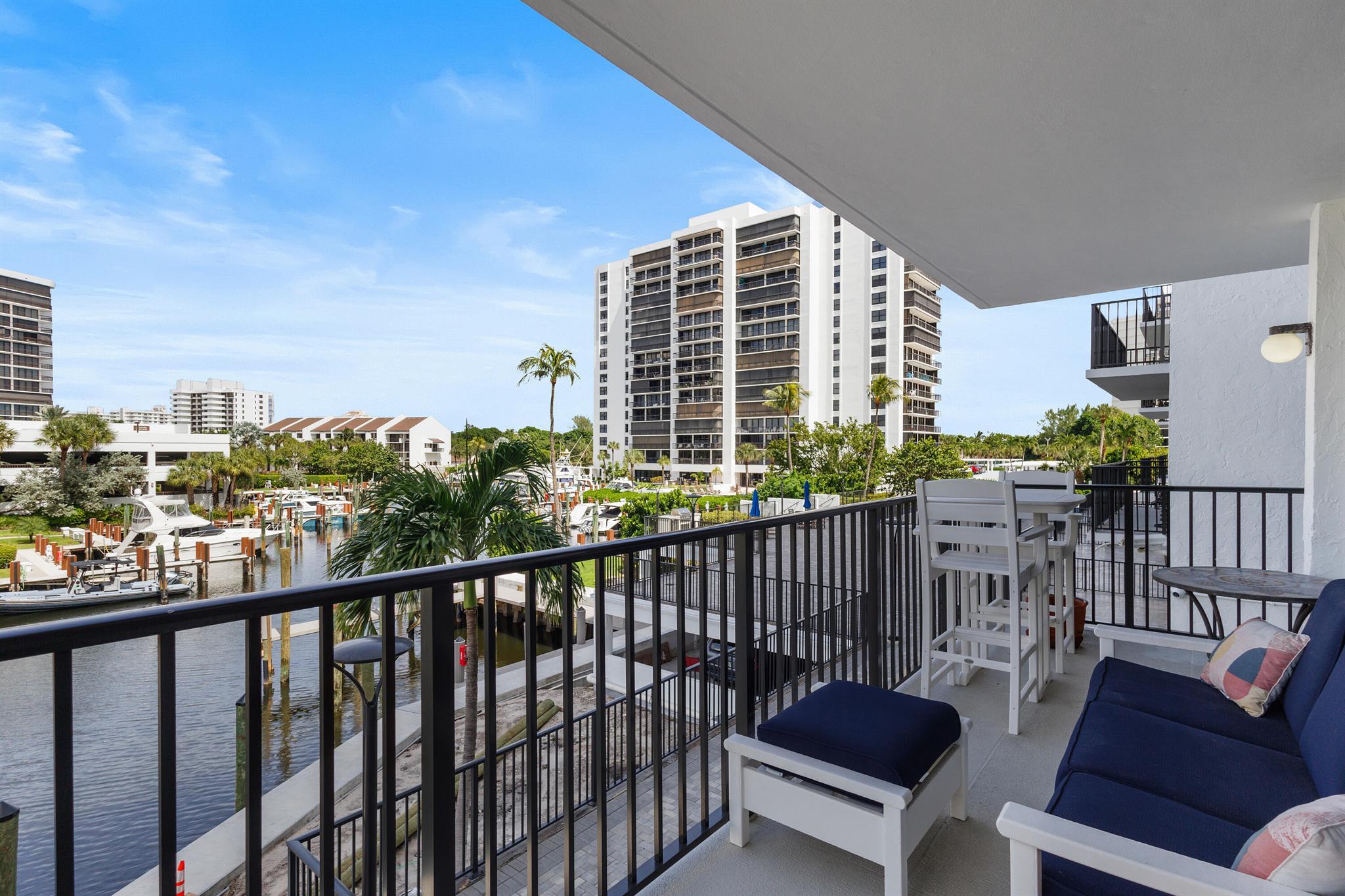 ABERDEEN ARMS CONDO - Residential