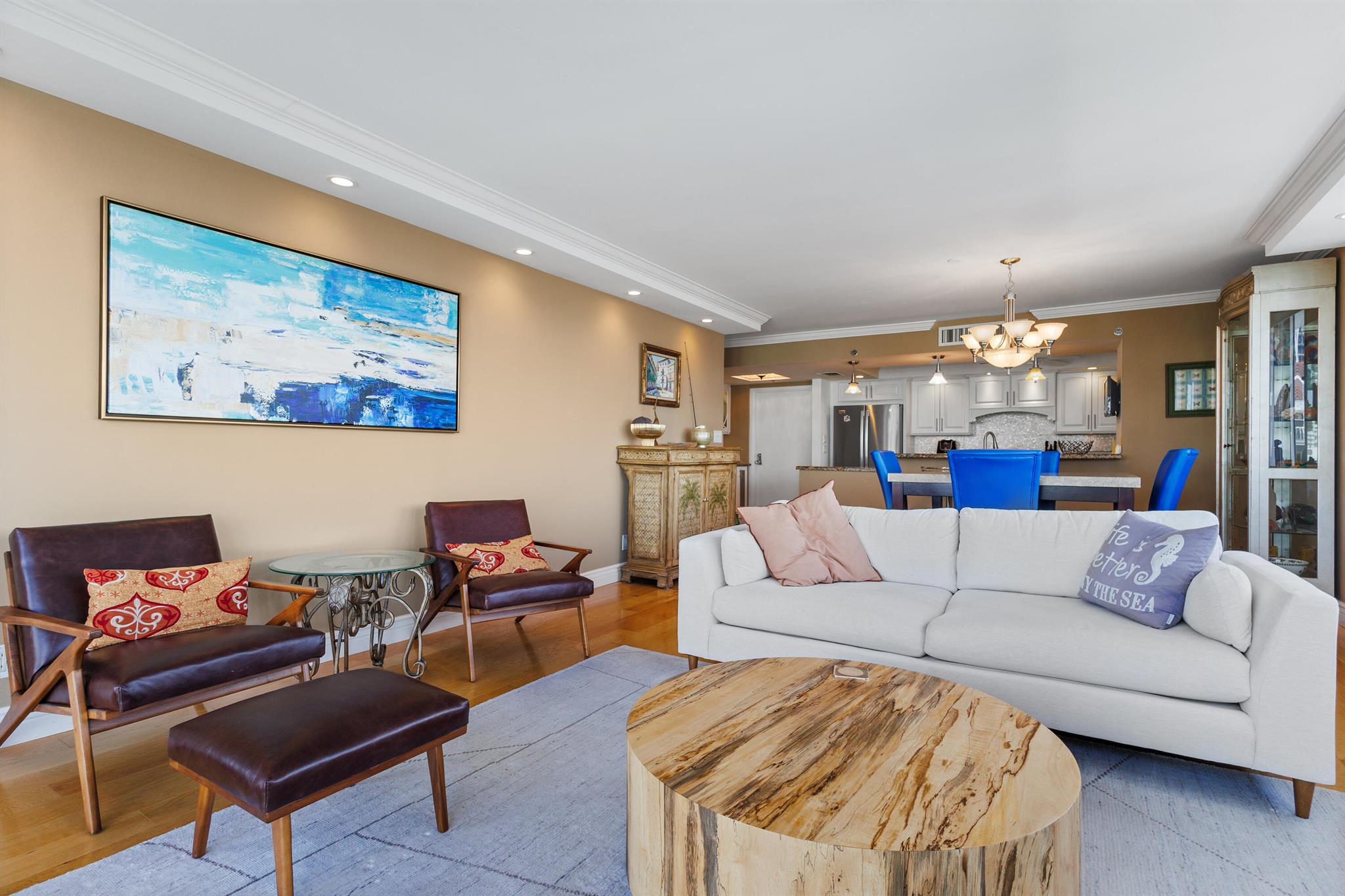 ABERDEEN ARMS CONDO - Residential