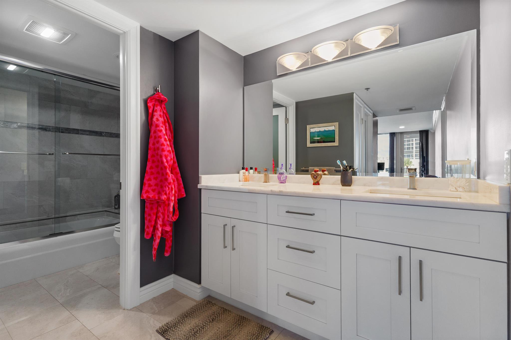 ABERDEEN ARMS CONDO - Residential