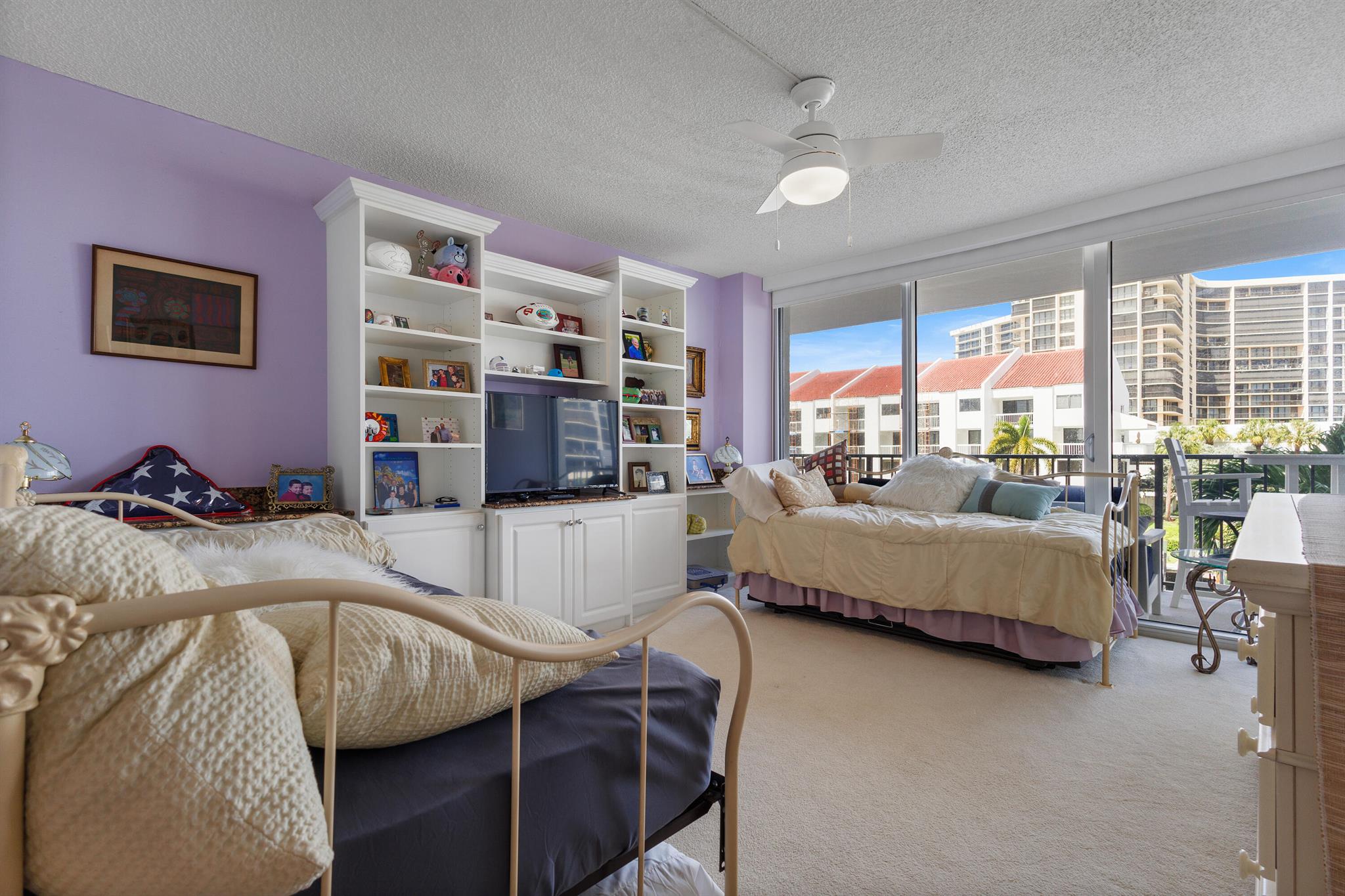 ABERDEEN ARMS CONDO - Residential