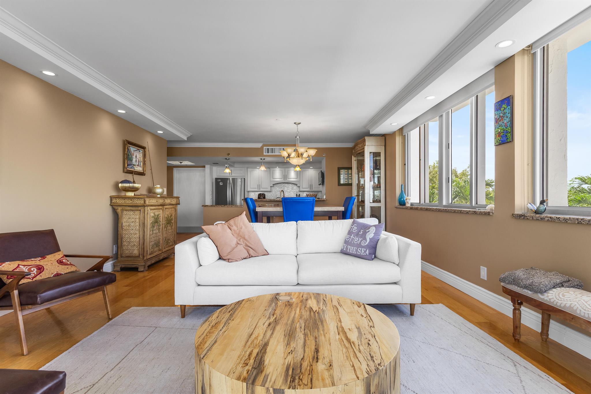 ABERDEEN ARMS CONDO - Residential