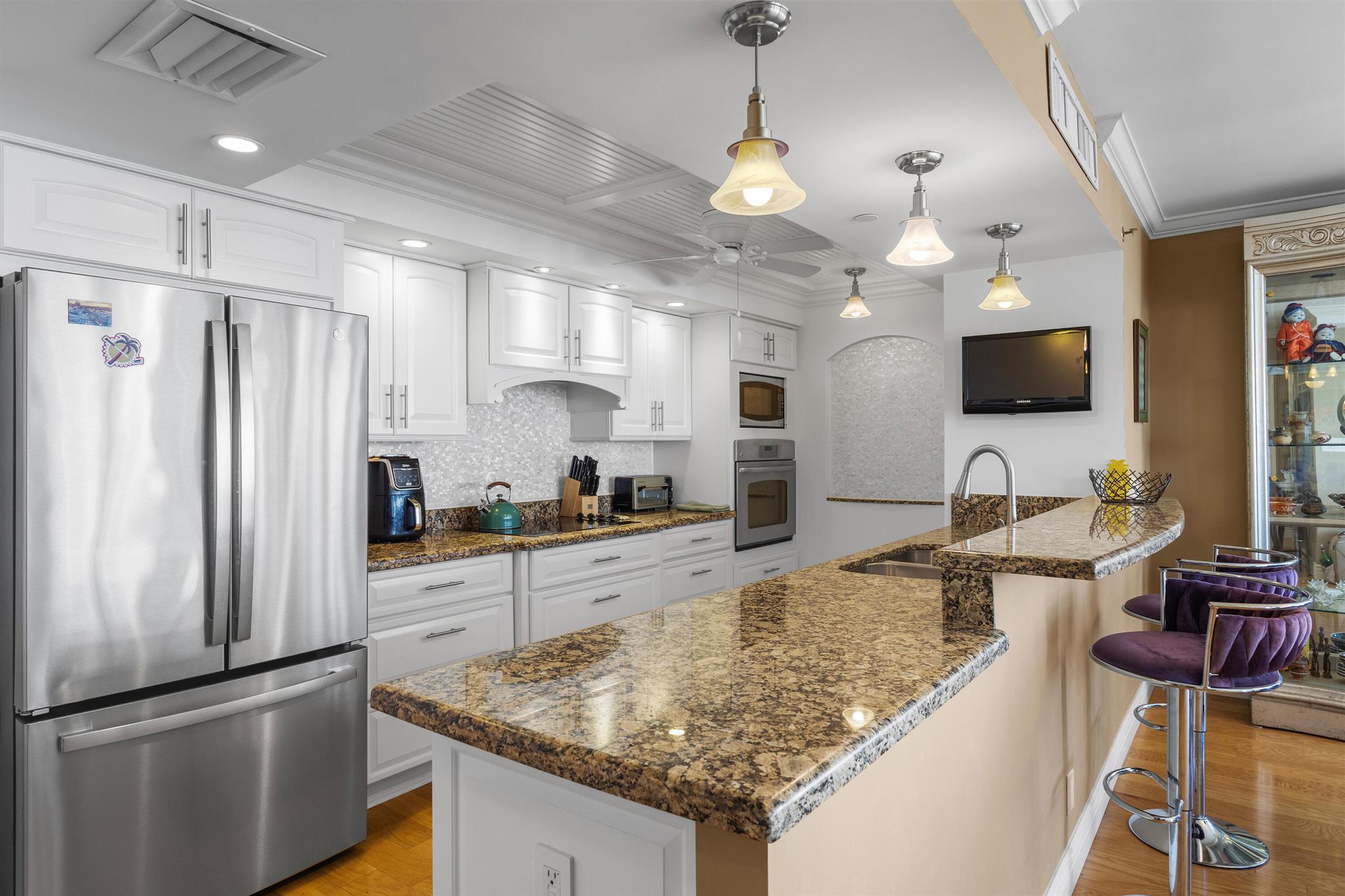 ABERDEEN ARMS CONDO - Residential