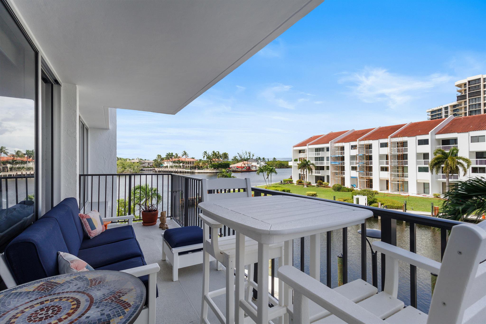 ABERDEEN ARMS CONDO - Residential