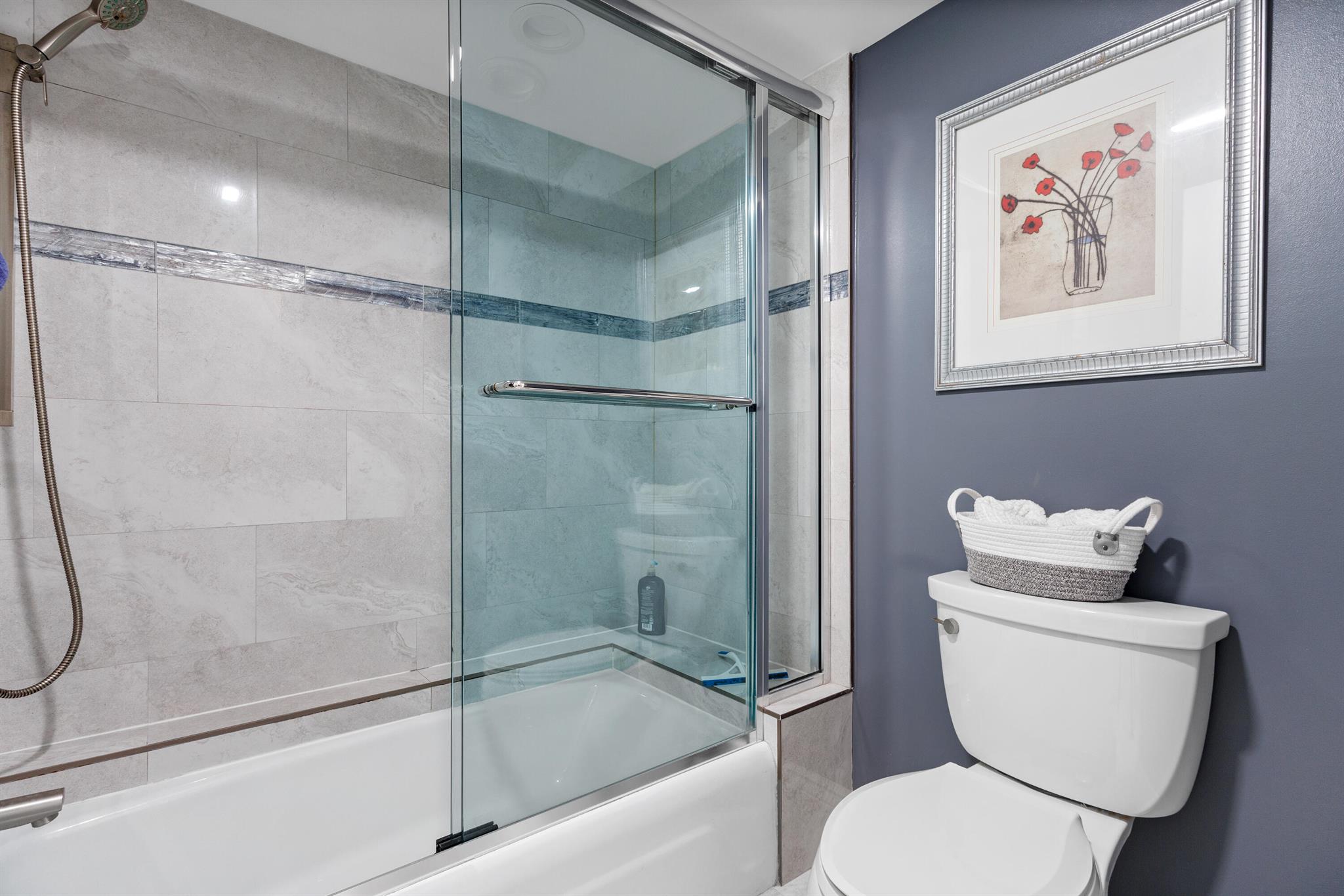 ABERDEEN ARMS CONDO - Residential