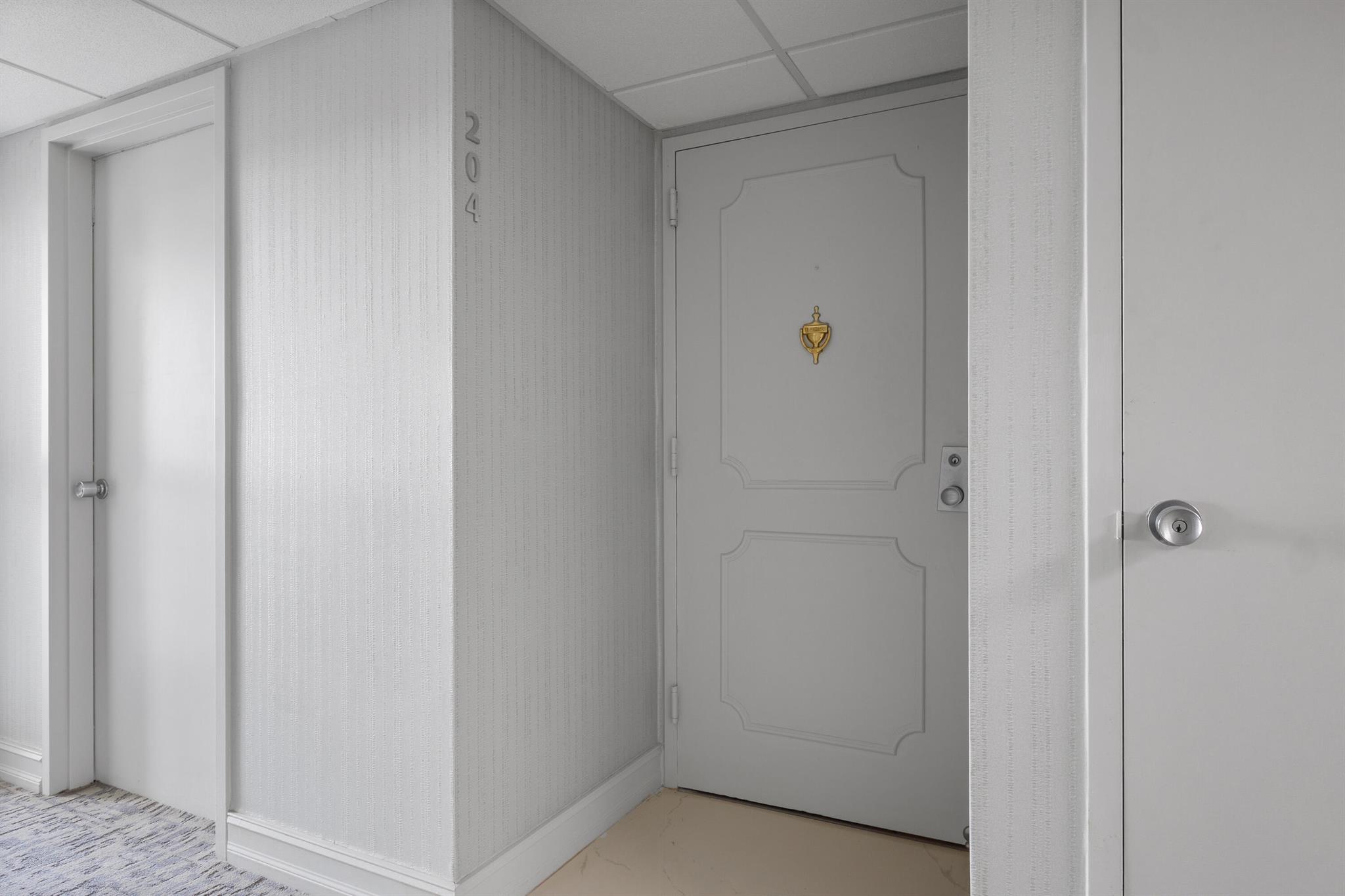 ABERDEEN ARMS CONDO - Residential