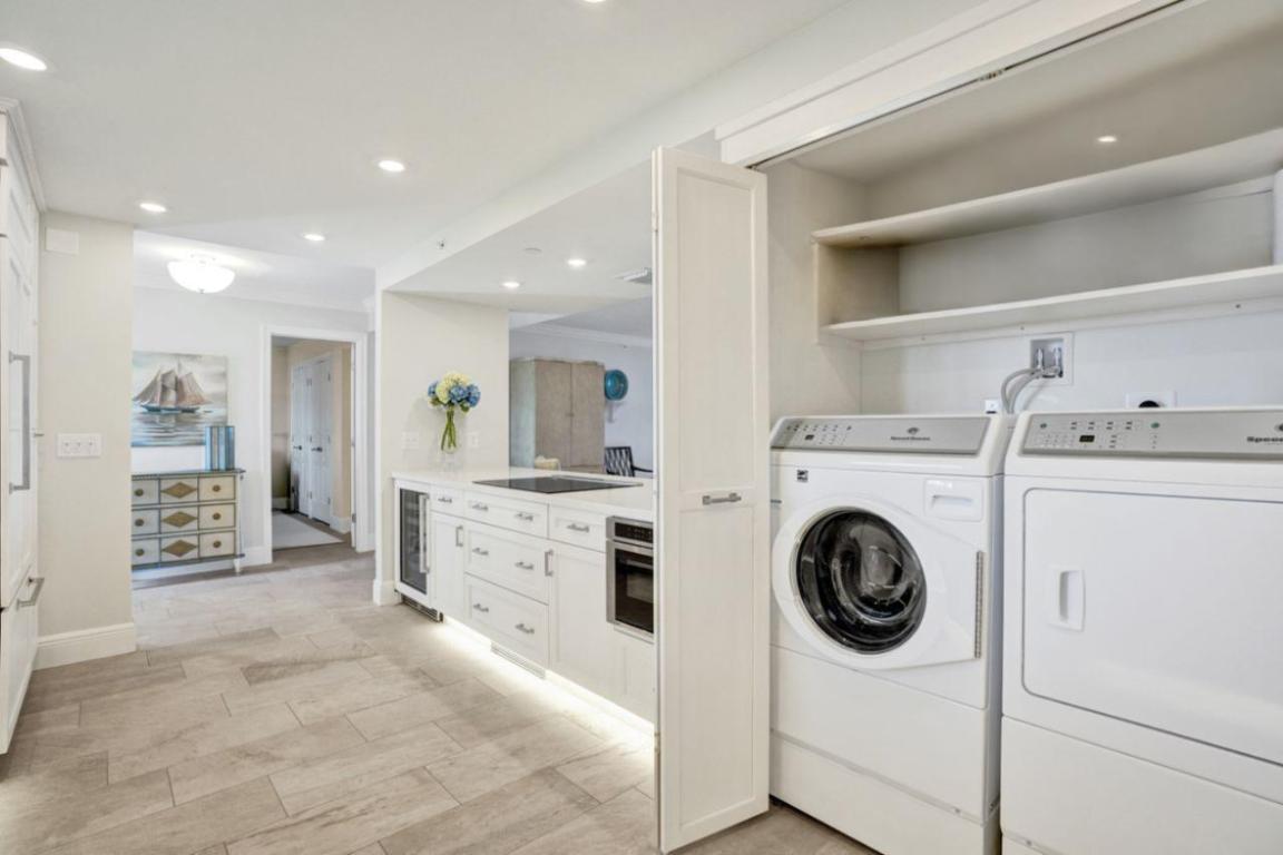 TEQUESTA TOWERS CONDO - Residential