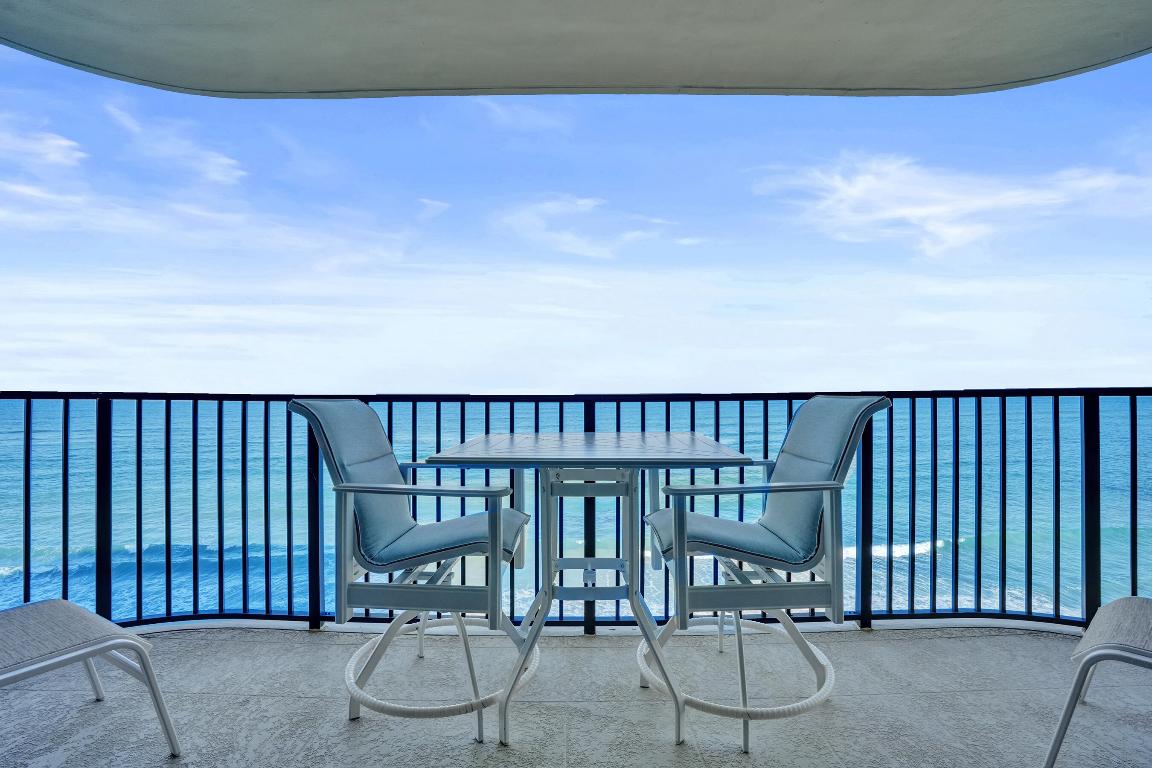 TEQUESTA TOWERS CONDO - Residential
