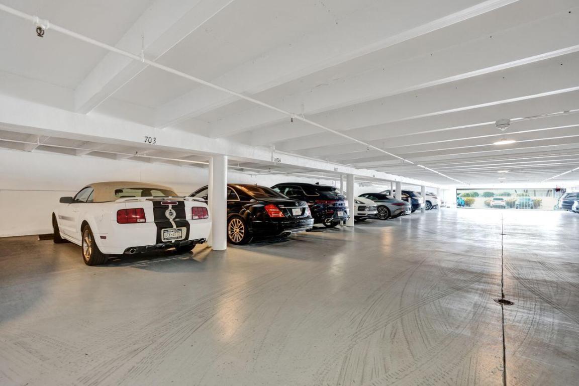 TEQUESTA TOWERS CONDO - Residential