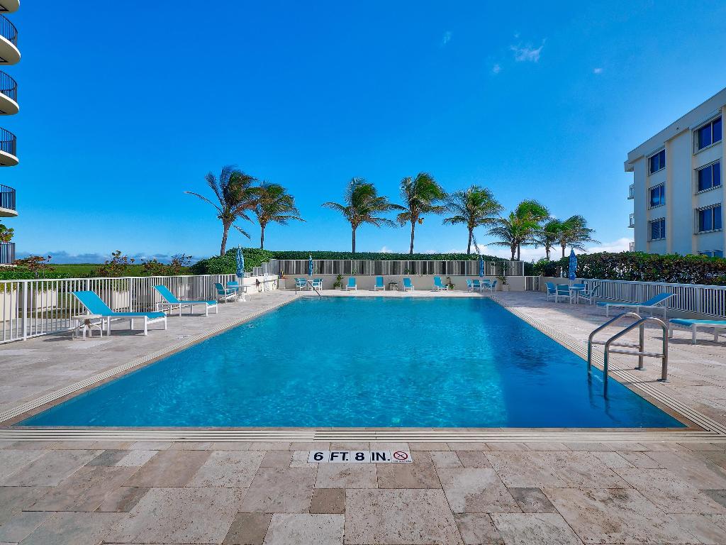 TEQUESTA TOWERS CONDO - Residential