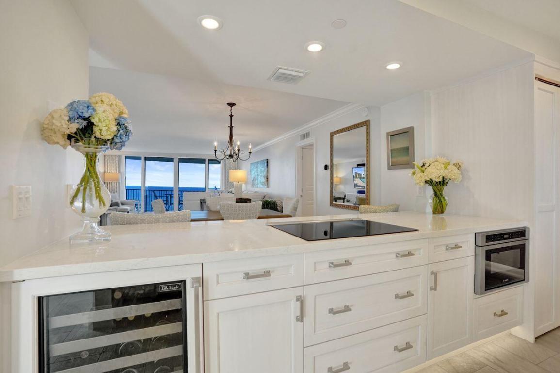 TEQUESTA TOWERS CONDO - Residential