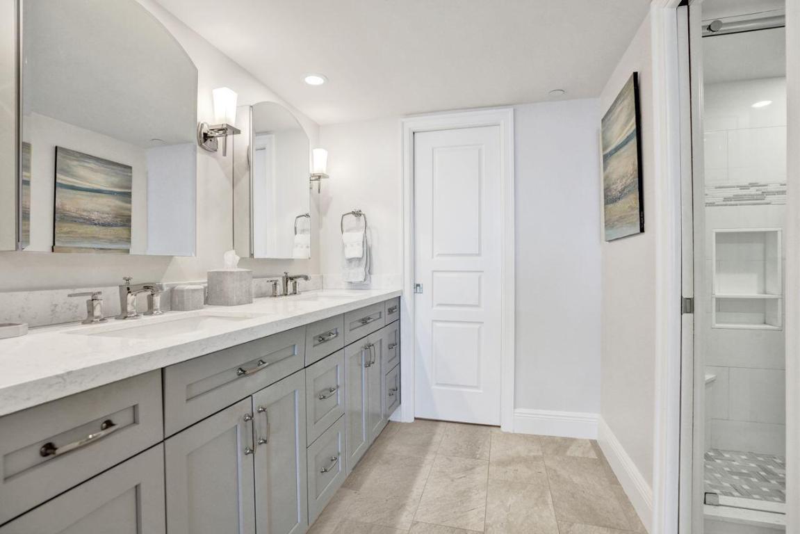 TEQUESTA TOWERS CONDO - Residential