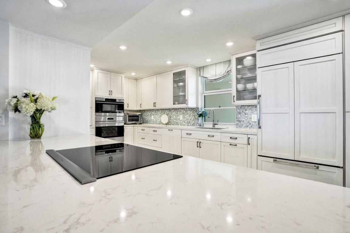 TEQUESTA TOWERS CONDO - Residential