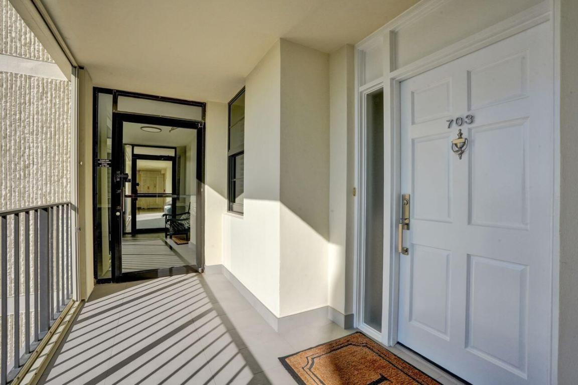 TEQUESTA TOWERS CONDO - Residential