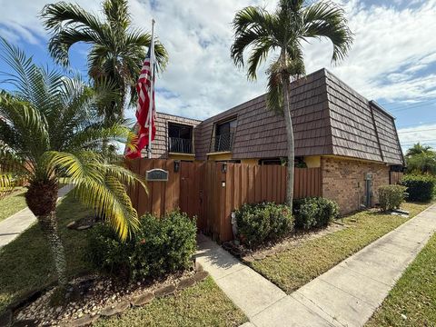 1021 Springdale Circle Palm Springs FL 33461