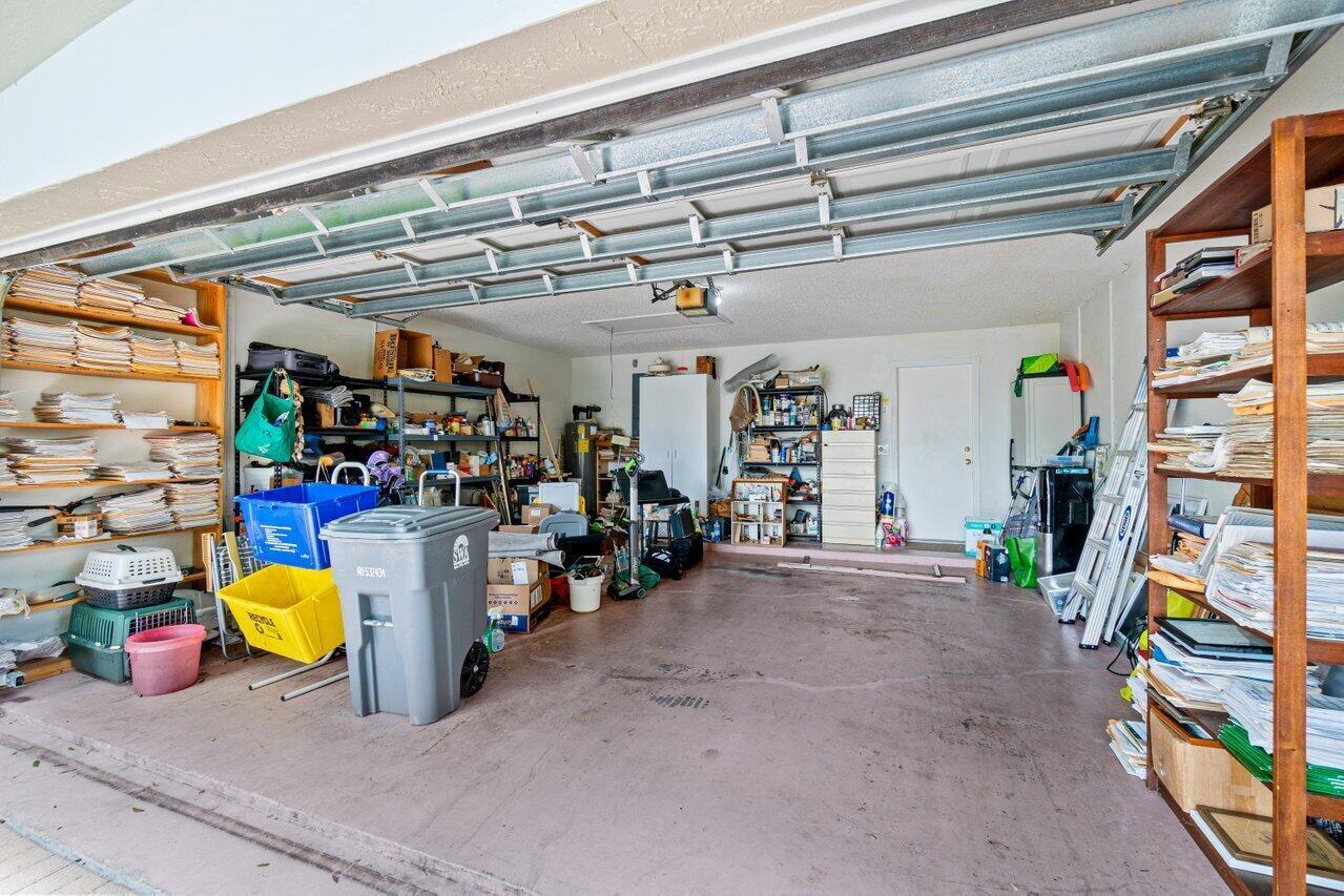 VALENCIA LAKES - Residential Lease