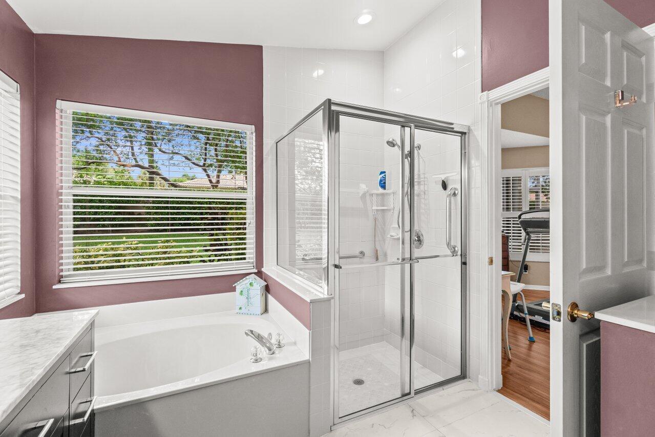 VALENCIA LAKES - Residential Lease