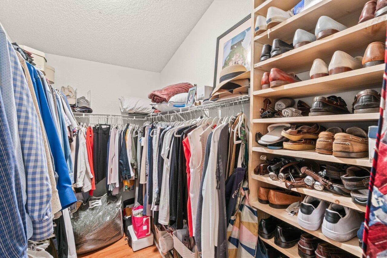 VALENCIA LAKES - Residential Lease