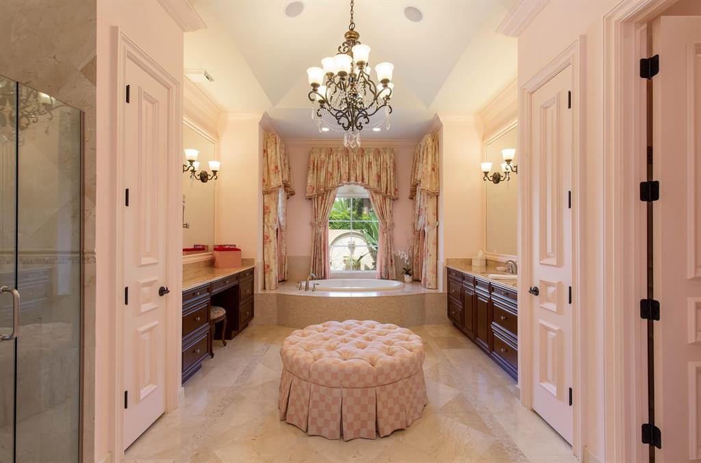 MIZNER ESTATES OF PALM BE - Residential