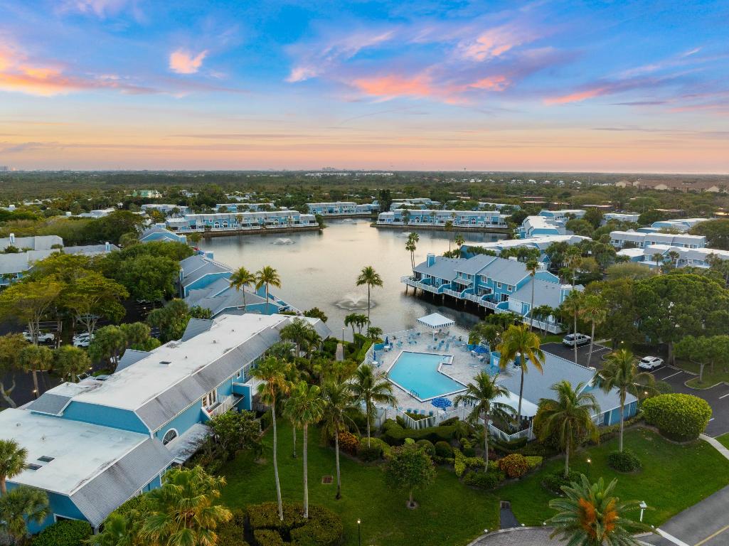 VILLAS OF OCEAN DUNES - Residential