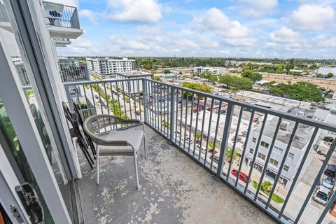 Tiny photo for 140 S Dixie Highway #905, Hollywood, FL 33020 (MLS # B26013028)