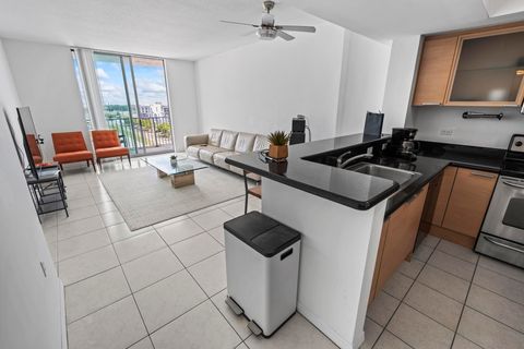 Tiny photo for 140 S Dixie Highway #905, Hollywood, FL 33020 (MLS # B26013028)