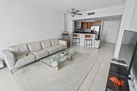 Tiny photo for 140 S Dixie Highway #905, Hollywood, FL 33020 (MLS # B26013028)