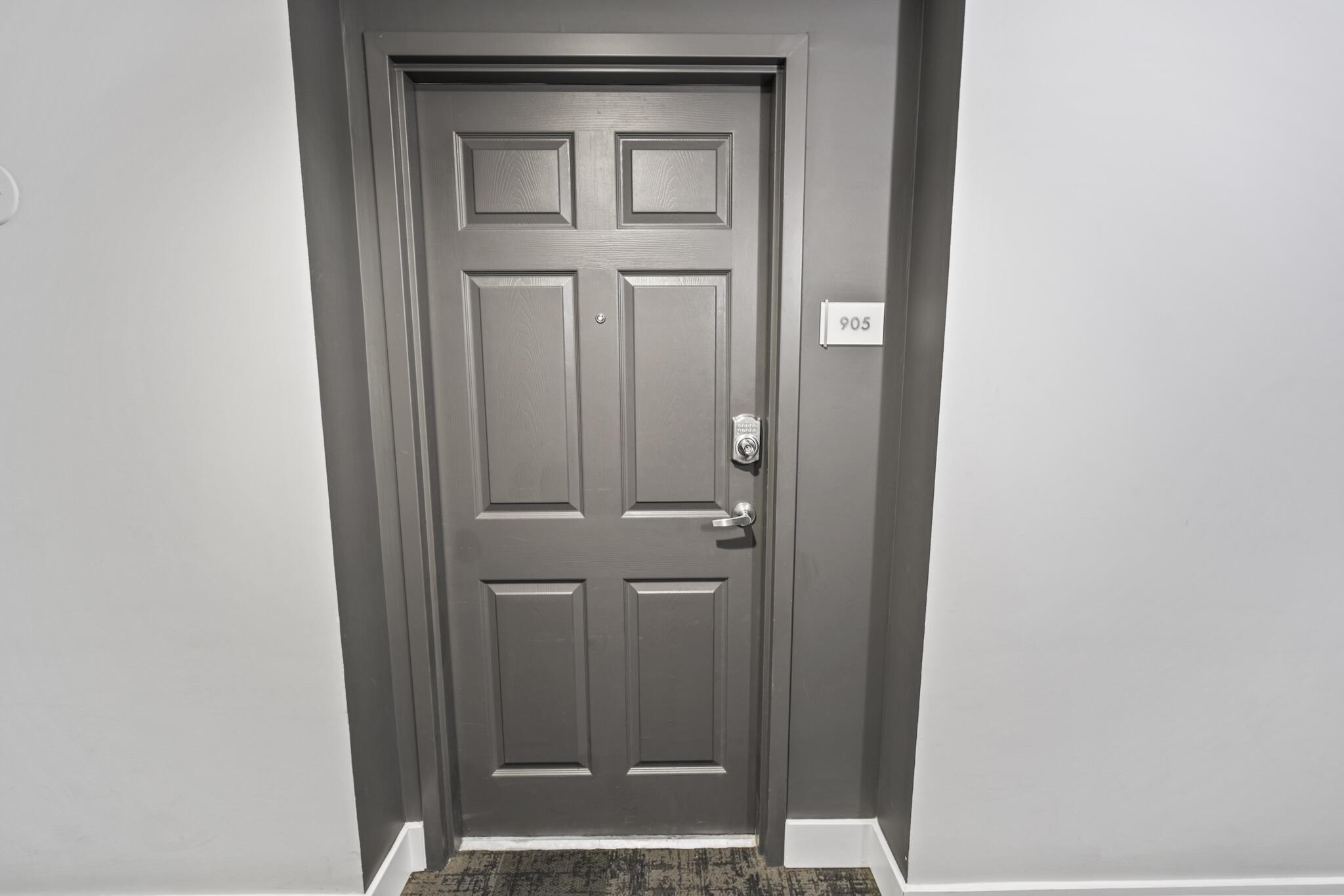 HOLLYWOOD STATION RES CONDO - Residential