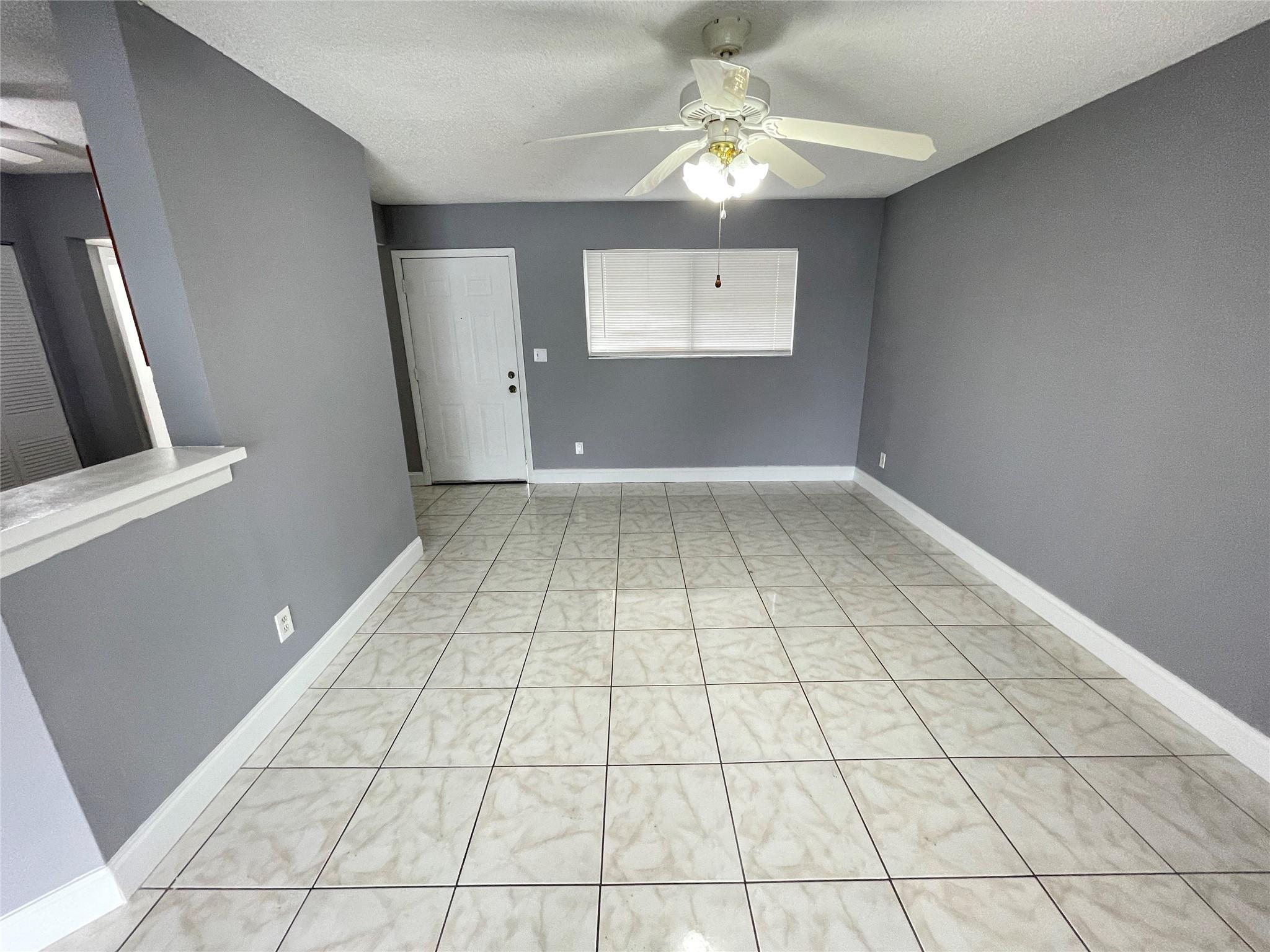 SUMMER LAKE CONDO UNIT 10 - Residential