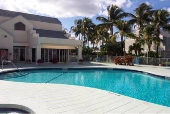 SUMMER LAKE CONDO UNIT 10 - Residential