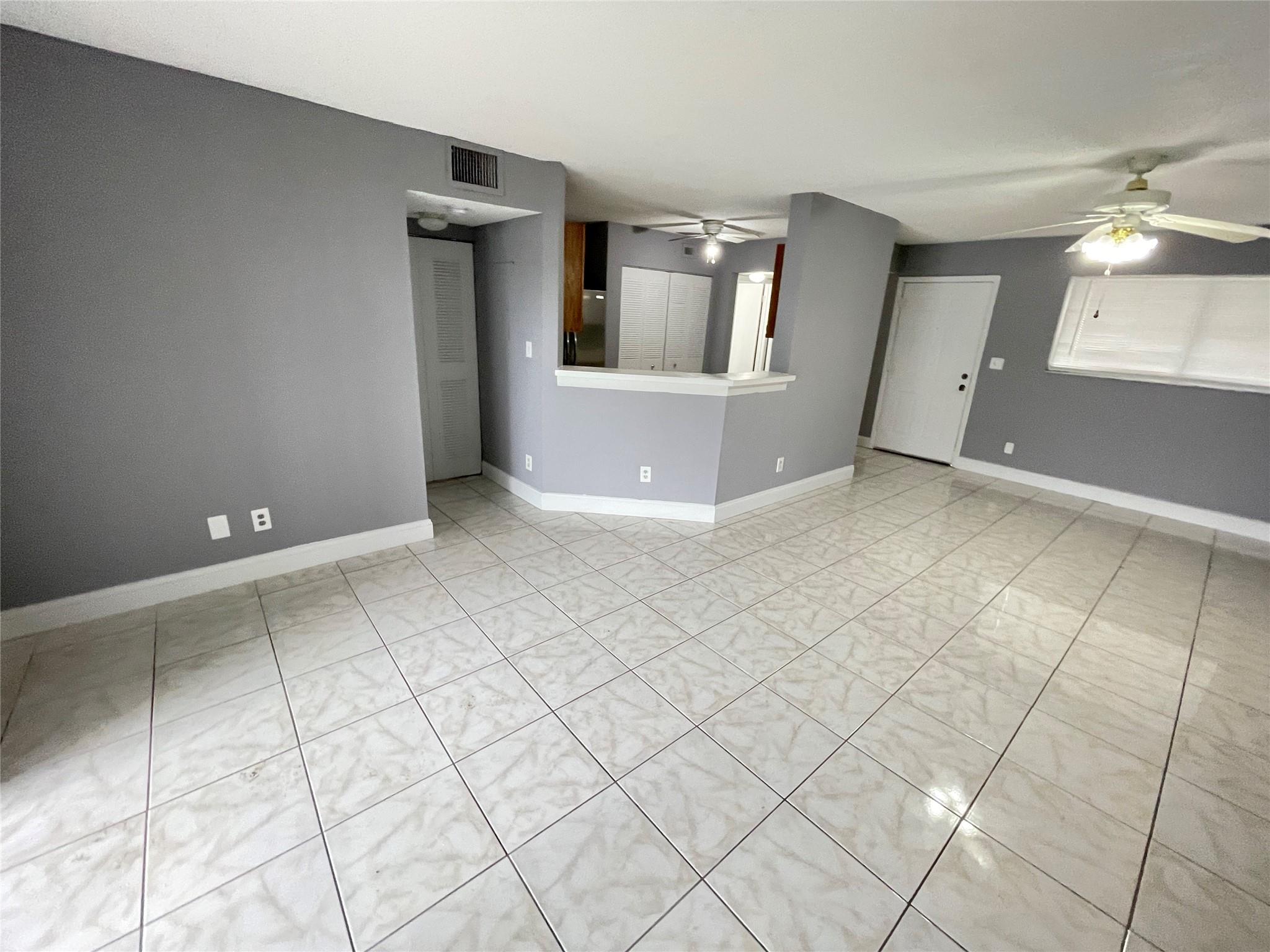 SUMMER LAKE CONDO UNIT 10 - Residential