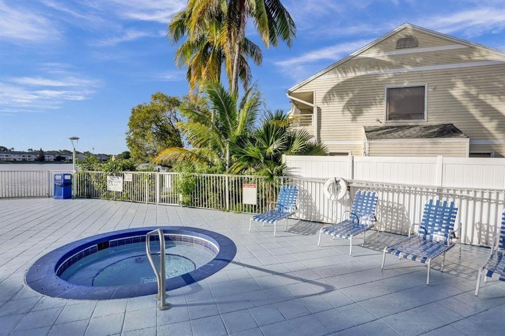 SUMMER LAKE CONDO UNIT 10 - Residential