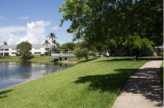 SUMMER LAKE CONDO UNIT 10 - Residential