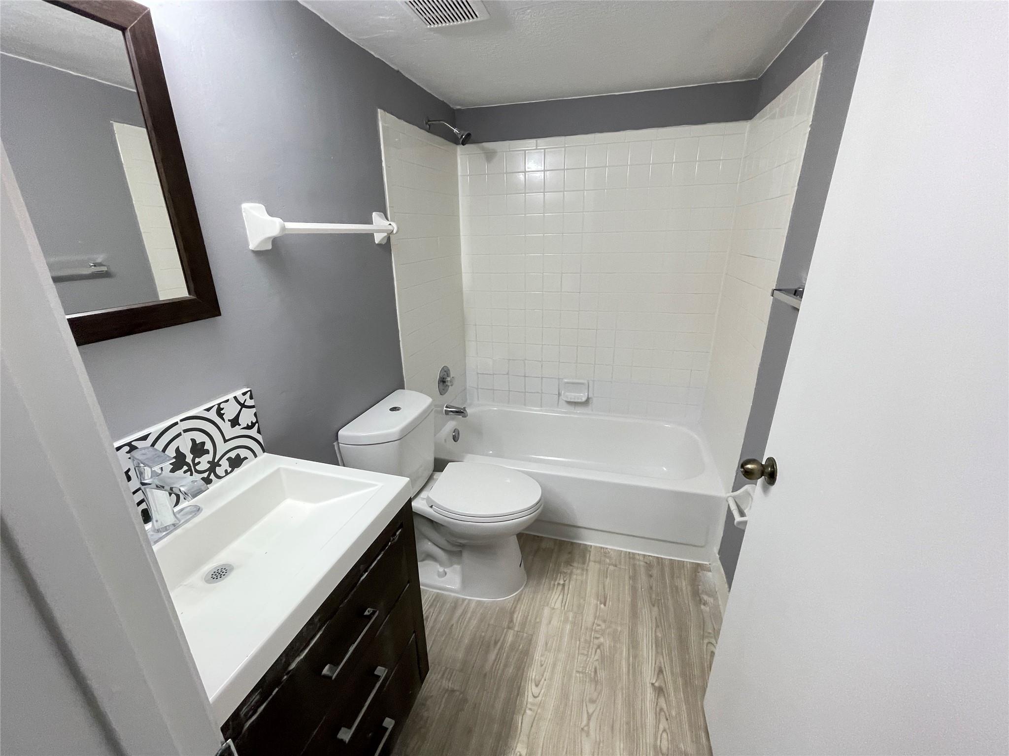 SUMMER LAKE CONDO UNIT 10 - Residential