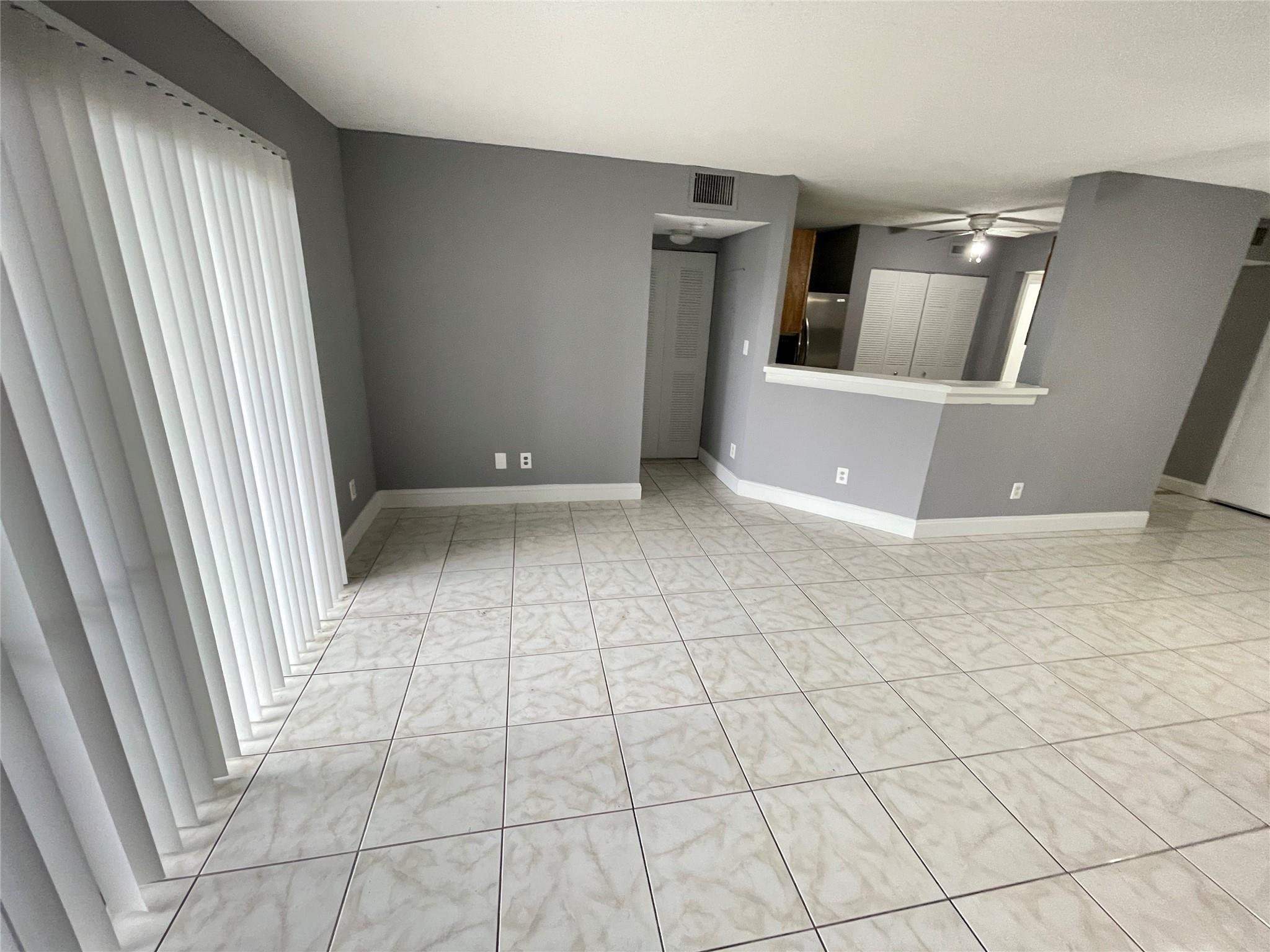 SUMMER LAKE CONDO UNIT 10 - Residential