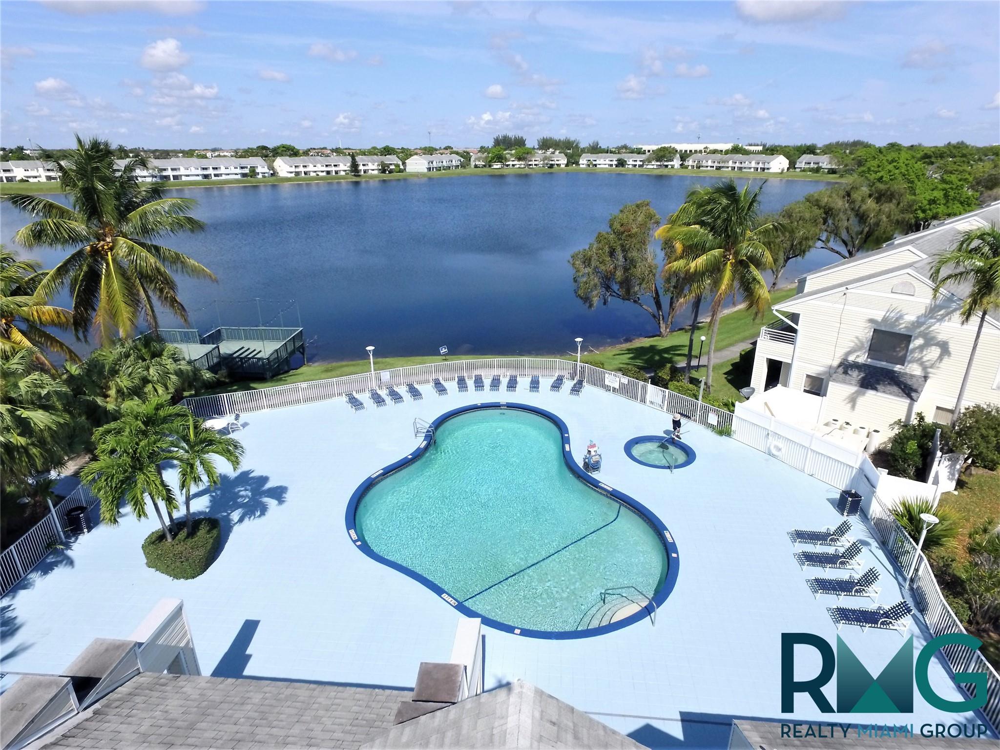 SUMMER LAKE CONDO UNIT 10 - Residential