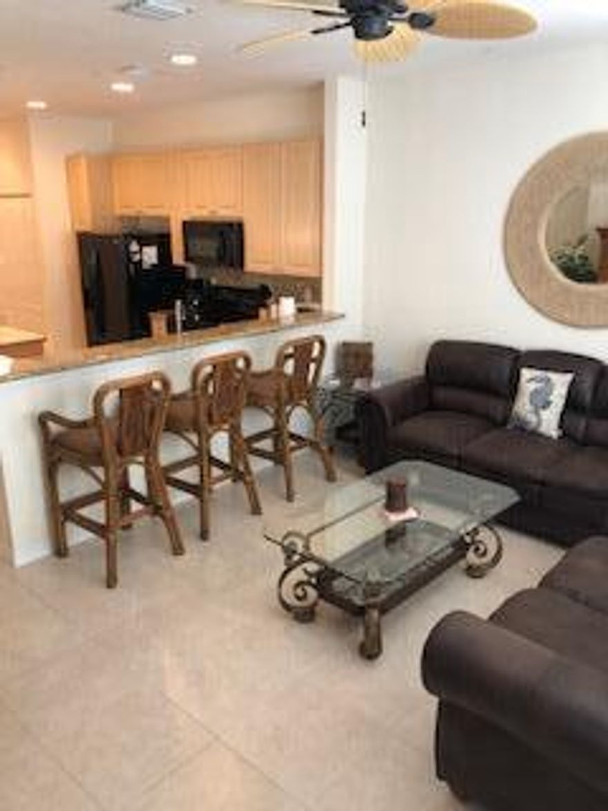 Steps to Atlantic Ave, shops, restaurants, close to beachTenant pays all expenses.